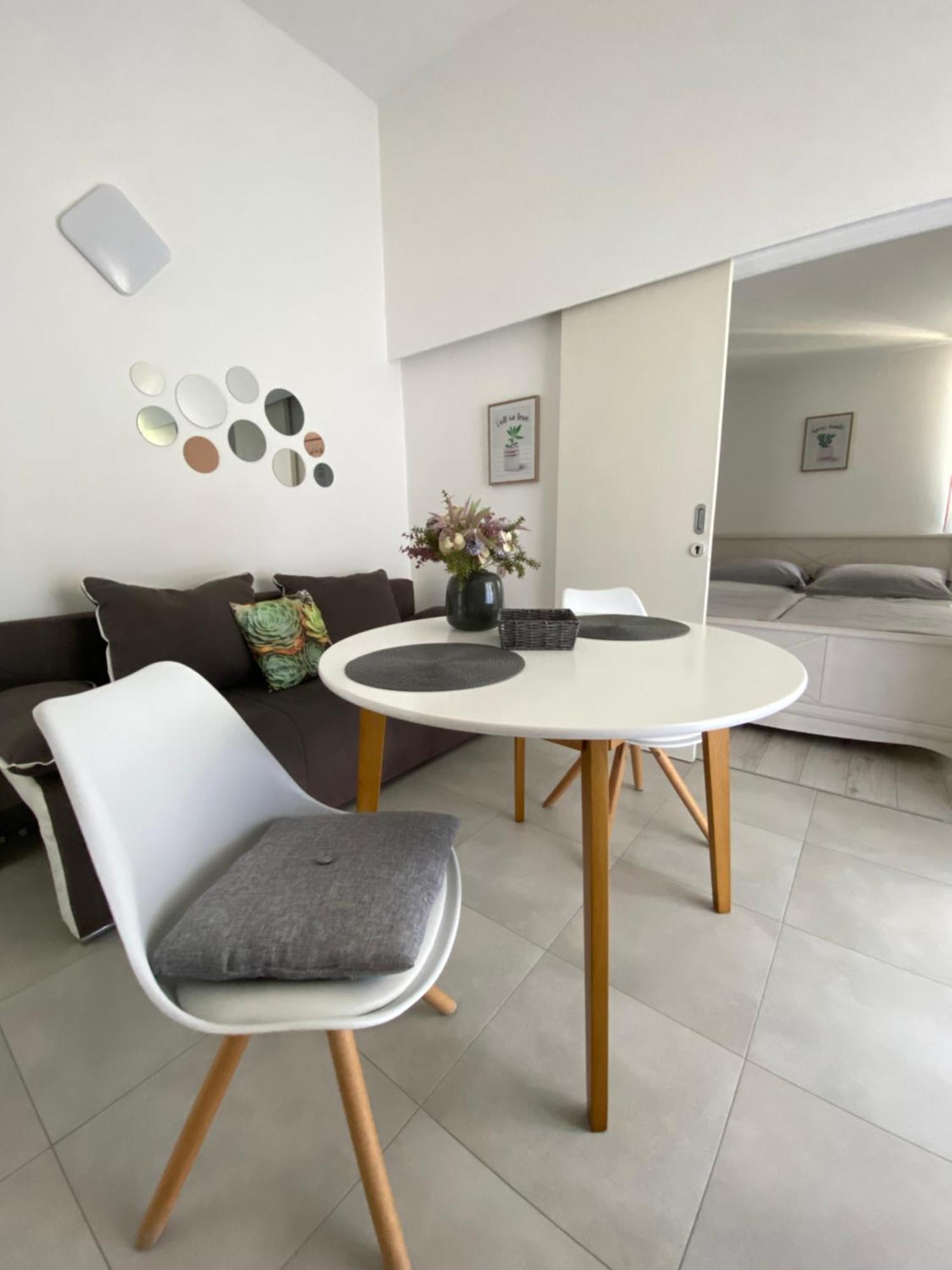 Apartments Flora 1 Banjol Luaran gambar