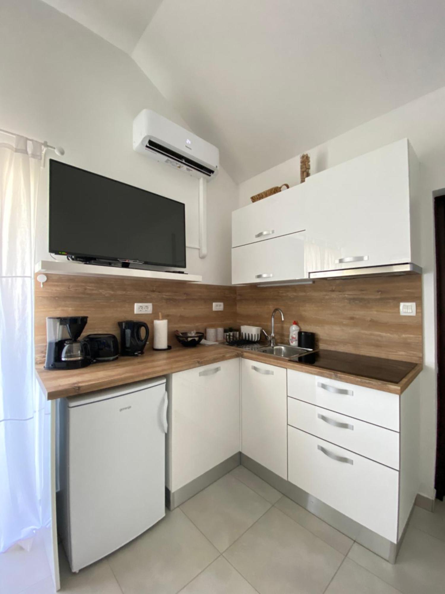 Apartments Flora 1 Banjol Luaran gambar